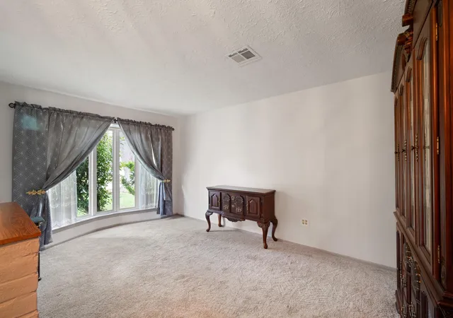 Photo 3 of Single family home for sale at 6230 Knollwest Dr, Houston, TX 77072 | MLS# 70683182 | Listing updated on 2026-09-07