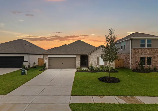 Photo 1 of Sale Pending at 1938 Stargazer Ln, Angleton, TX 77515 | MLS# 54652092 | Listing updated on 2026-09-17