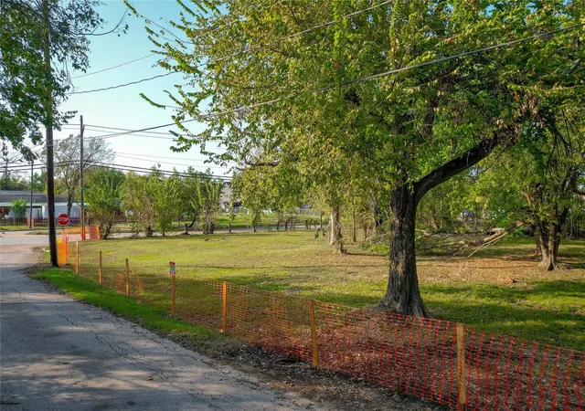 Photo 3 of Land for sale at 4405 Hare St, Houston, TX 77020 | MLS# 34732133 | Listing updated on 2026-08-12