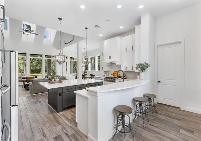 Photo 3 of Single family home for sale at 291 Vista Del Lago Dr, Huffman, TX 77336 | MLS# 62729420 | Listing updated on 2026-09-17