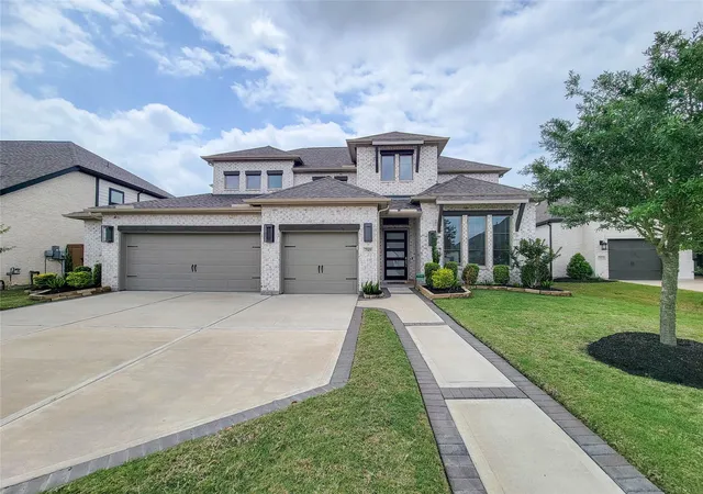 Photo 3 of Single family home for sale at 7519 Blue Finch Ln, Katy, TX 77493 | MLS# 76468679 | Listing updated on 2026-09-14