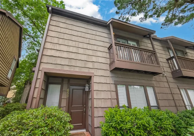 Homes for sale in Houston, TX | 11711 Memorial Drive, Houston, TX 77024 | Houzeo