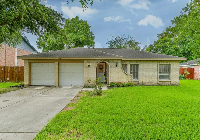 1st image of 11807 Sagecliff Dr, Houston, TX 77089 | MLS# 15815470