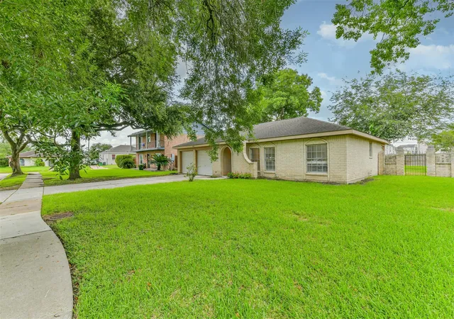 3rd image of 11807 Sagecliff Dr, Houston, TX 77089 | MLS# 15815470