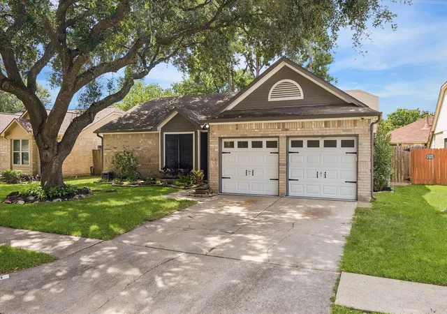 Photo 2 of Single family home for sale at 3115 Georgia Pine Dr, Spring, TX 77373 | MLS# 36464706 | Listing updated on 2026-10-09