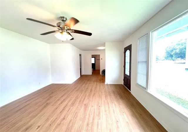 Photo 2 of Single family home for sale at 528 E Milam St, La Grange, TX 78945 | MLS# 96776366 | Listing updated on 2026-07-16