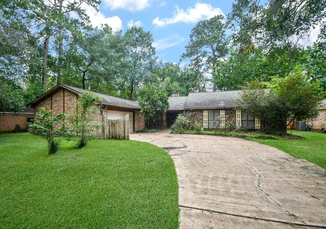 Photo 3 of Single family home for sale at 6702 Spring Leaf Dr, Spring, TX 77379 | MLS# 28411307 | Listing updated on 2026-09-14