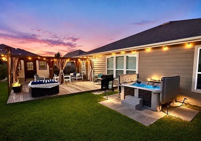 Photo 3 of Single family home for sale at 3502 Pentland Downs St, Pearland, TX 77584 | MLS# 66670690 | Listing updated on 2026-09-18