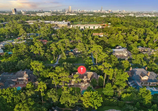 Photo 3 of Single family home for sale at 10 Stillforest St, Houston, TX 77024 | MLS# 60547581 | Listing updated on 2026-08-30