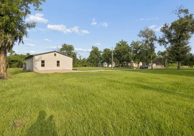 Homes for sale in Holiday Lakes, TX | 638 Kelly Ln, Holiday Lakes, TX 77515 | MLS# 93149241