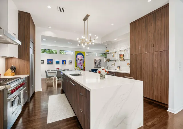 5th image of 1319 Hawthorne St, Houston, TX 77006 | MLS# 84250549