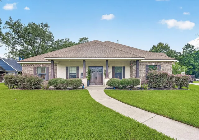 1st image of 6319 Nowlin Dr, Baytown, TX 77521 | MLS# 76041192