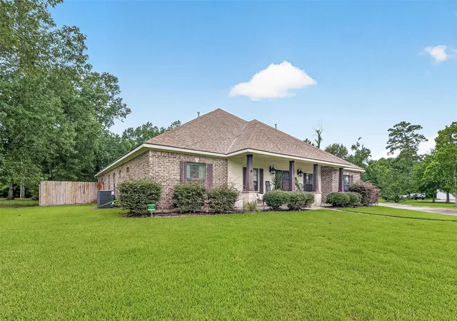 2nd image of 6319 Nowlin Dr, Baytown, TX 77521 | MLS# 76041192