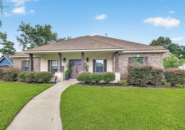 3rd image of 6319 Nowlin Dr, Baytown, TX 77521 | MLS# 76041192