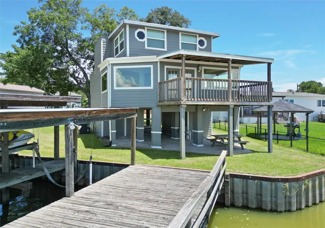 2nd image of 210 W Lakeview Wood, Onalaska, TX 77360 | MLS# 96794073