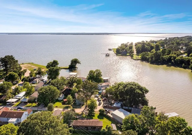 39th image of 210 W Lakeview Wood, Onalaska, TX 77360 | MLS# 96794073
