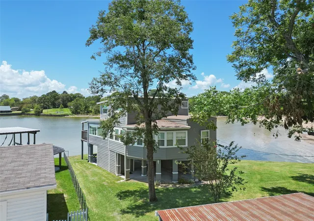 4th image of 210 W Lakeview Wood, Onalaska, TX 77360 | MLS# 96794073