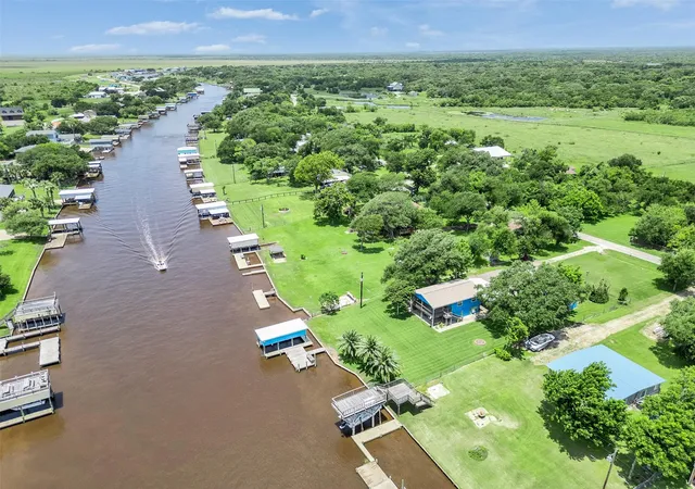 4th image of 2172 County Road 297, Bay City, TX 77414 | MLS# 87291116