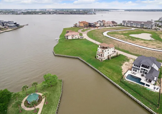 3rd image of 2534 Beacon Cir, League City, TX 77573 | MLS# 32242955