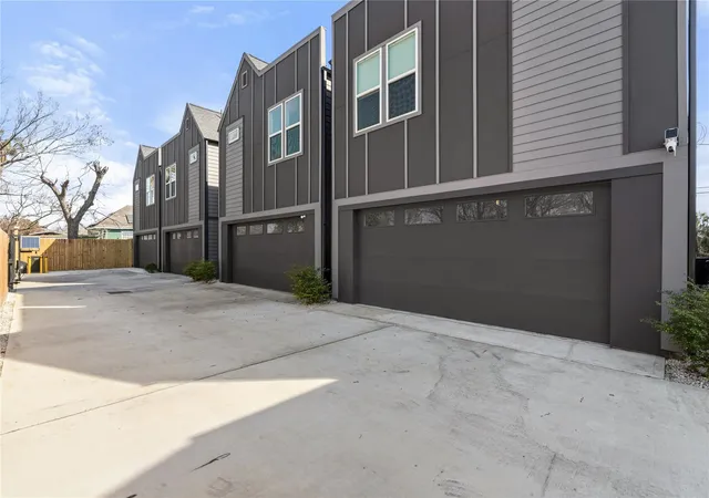 Homes for sale in Houston, TX | 3417 Stonewall St, Houston, TX 77020 | MLS# 36572351