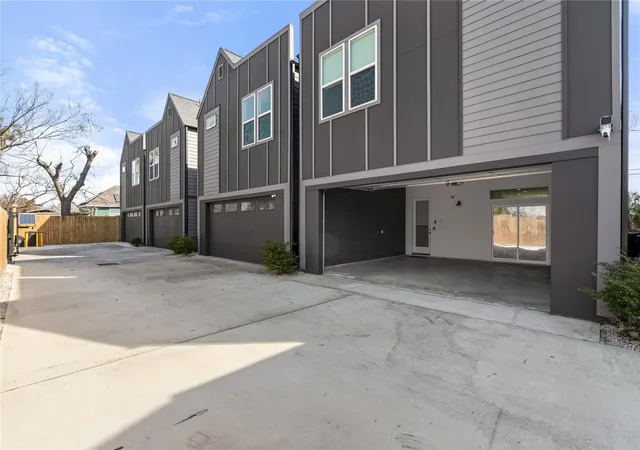 Homes for sale in Houston, TX | 3417 Stonewall St, Houston, TX 77020 | MLS# 36572351