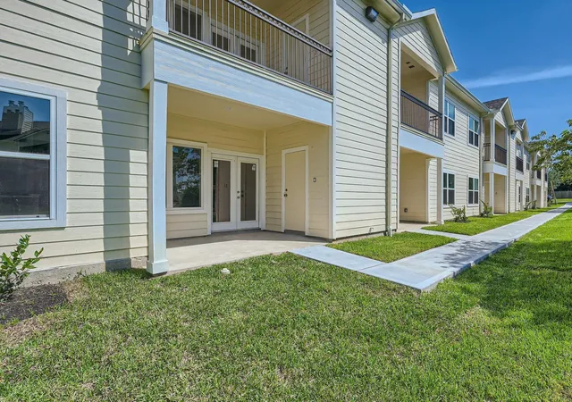 Condo for sale at 12565 Melville Dr #322, Montgomery, TX 77356 | MLS# 58236941