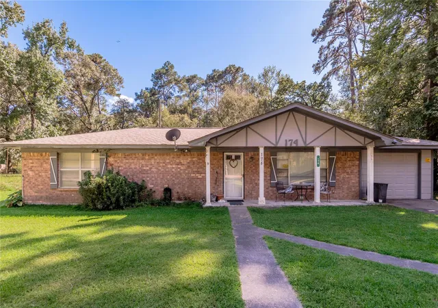 Photo 1 of Single family home for sale at 174 E Westwood Dr E, Trinity, TX 75862 | MLS# 17278193 | Listing updated on 2026-08-13