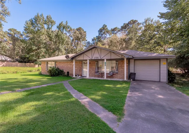 Photo 2 of Single family home for sale at 174 E Westwood Dr E, Trinity, TX 75862 | MLS# 17278193 | Listing updated on 2026-08-13