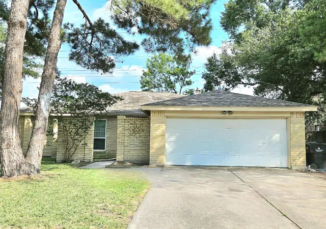 Photo 1 of Sale Pending at 4231 Southchase Ln, Houston, TX 77014 | MLS# 28764895 | Listing updated on 2026-09-28