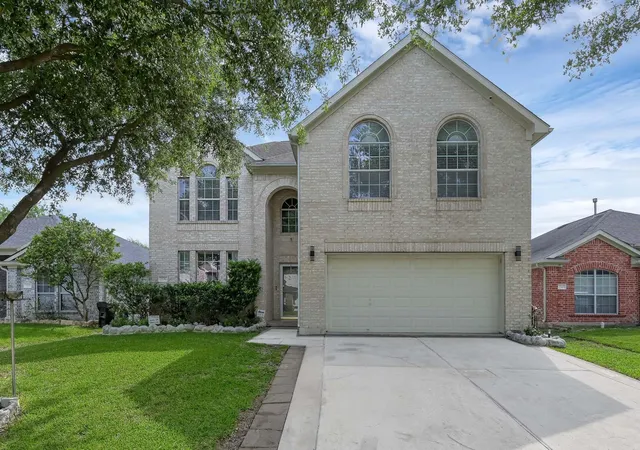 Photo 2 of Sale Pending at 2539 Forge Crk Rd, Houston, TX 77067 | MLS# 441733 | Listing updated on 2026-09-20