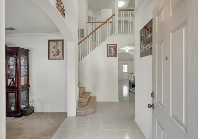 Photo 3 of Sale Pending at 2539 Forge Crk Rd, Houston, TX 77067 | MLS# 441733 | Listing updated on 2026-09-20