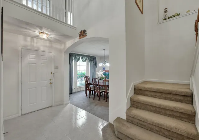 Photo 4 of Sale Pending at 2539 Forge Crk Rd, Houston, TX 77067 | MLS# 441733 | Listing updated on 2026-09-20