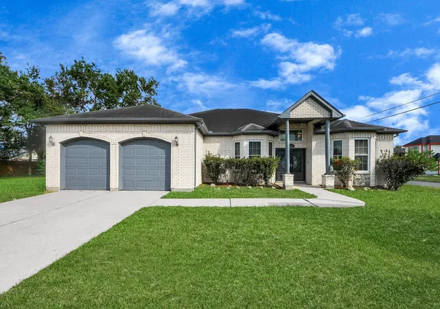 Photo 2 of Single family home for sale at 3749 Kilkenny Dr, Houston, TX 77047 | MLS# 81189865 | Listing updated on 2026-03-24