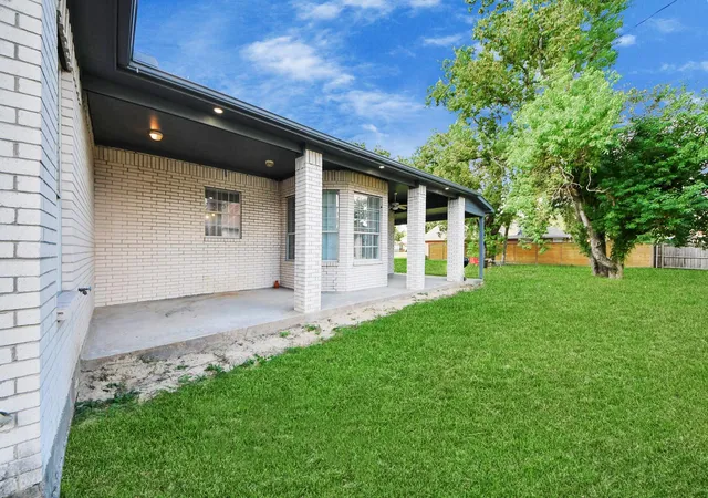 Photo 3 of Single family home for sale at 3749 Kilkenny Dr, Houston, TX 77047 | MLS# 81189865 | Listing updated on 2026-03-24