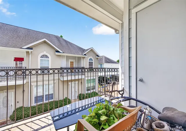 14th image of 11045 Landswalk Dr #122, Houston, TX 77099 | MLS# 21116891
