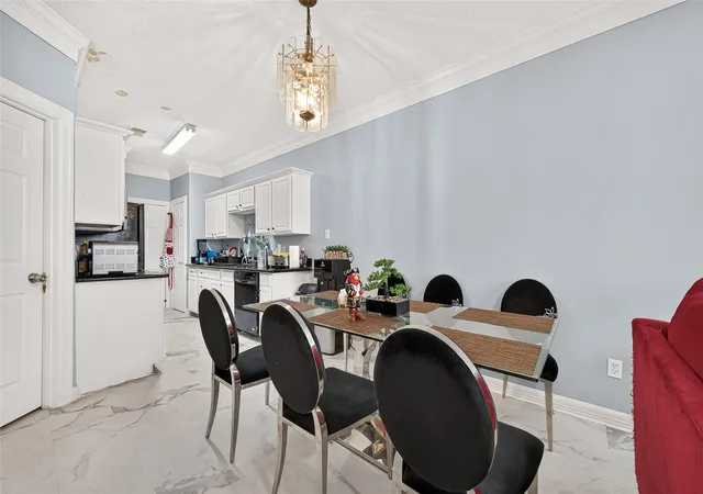 4th image of 11045 Landswalk Dr #122, Houston, TX 77099 | MLS# 21116891