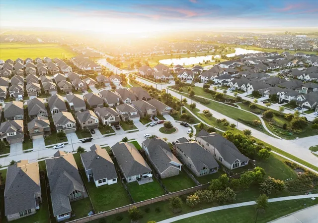 3rd image of 7043 Coneflower Creek, Katy, TX 77493 | MLS# 75858928