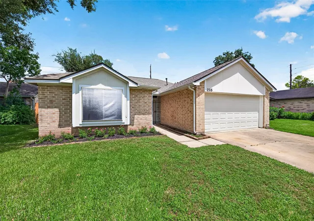 Homes for sale in Sugar Land, TX | 2515 Old Fort Rd, Sugar Land, TX 77479 | MLS# 6511499