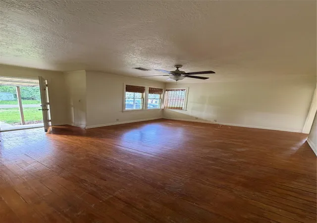 Homes for sale in Alvin, TX | 1002 W Willis St, Alvin, TX 77511 | MLS# 30379859