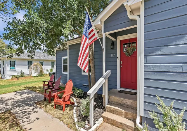 2nd image of 907 North Ave, Bryan, TX 77802 | MLS# 74931033
