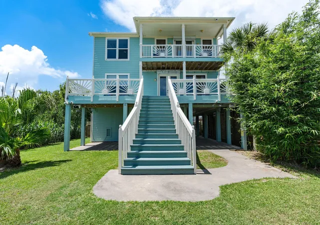 Photo 3 of Single family home for sale at 100 Ave A, Dickinson, TX 77539 | MLS# 87420657 | Listing updated on 2026-09-06