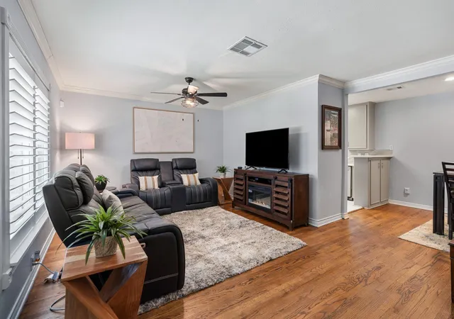 Photo 2 of Single family home for sale at 1214 W 31st Street, Houston, TX 77018 | MLS# 19924711 | Listing updated on 2026-08-07