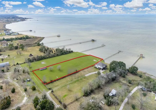 Homes for sale in Anahuac, TX | 371 B Locke Rd, Anahuac, TX 77514 | MLS# 61781632