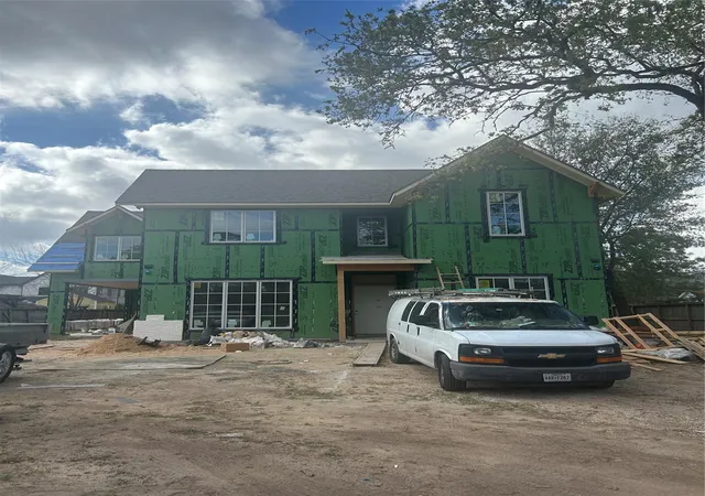 Photo 4 of Single family home for sale at 713 W 42nd Street, Houston, TX 77018 | MLS# 98833200 | Listing updated on 2026-09-20