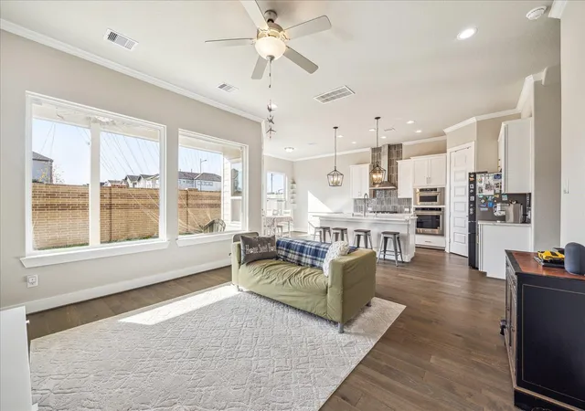 Photo 2 of Single family home for sale at 4211 Upland Bend Dr, Houston, TX 77080 | MLS# 10499814 | Listing updated on 2026-09-05