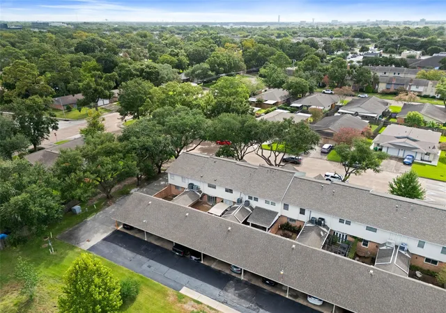 37th image of 1539 Ramada Dr #1539, Houston, TX 77062 | MLS# 20808859
