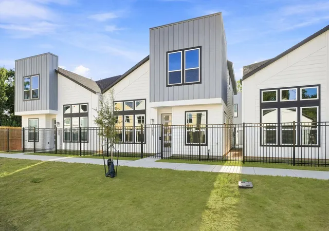 2nd image of 6065 Cebra St, Houston, TX 77091 | MLS# 56097346