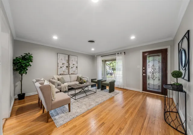 Photo 2 of Single family home for sale at 4307 Spellman Rd, Houston, TX 77035 | MLS# 19697828 | Listing updated on 2026-08-20