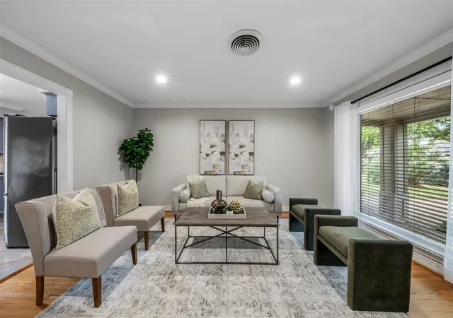 Photo 4 of Single family home for sale at 4307 Spellman Rd, Houston, TX 77035 | MLS# 19697828 | Listing updated on 2026-08-20