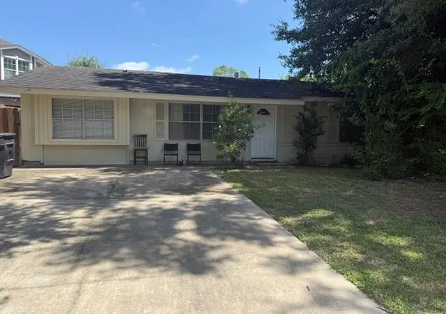 Photo 1 of Single family home for sale at 8535 Rockhill St Se, Houston, TX 77061 | MLS# 63025853 | Listing updated on 2026-08-02